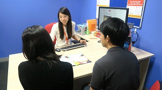 インパクト日本人スタッフのAOIさん