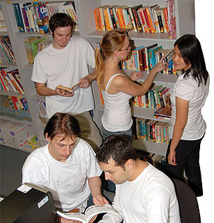 ¥¢¥«¥Ç¥ß¡¼¡¦¥¤¥ó¥Õ¥©¥á¡¼¥·¥ç¥ó¡¦¥Æ¥¯¥Î¥í¥¸¡¼(AIT)/Academy of Information Technology